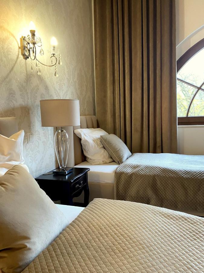 Bed and Breakfast Palac Jablonowo Уйсце Екстер'єр фото
