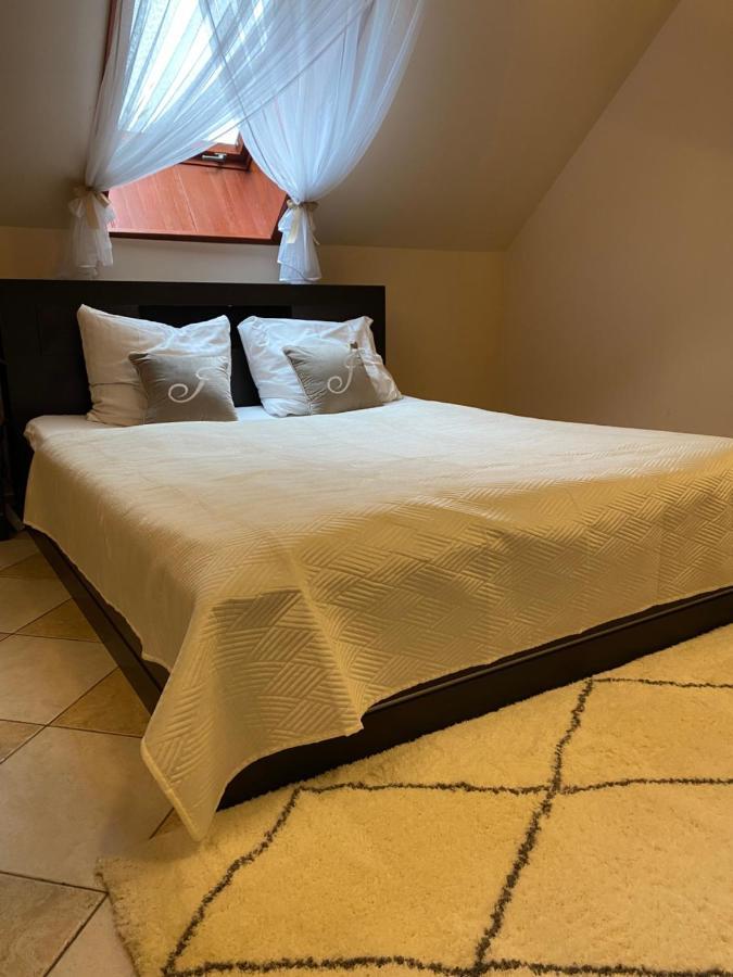 Bed and Breakfast Palac Jablonowo Уйсце Екстер'єр фото