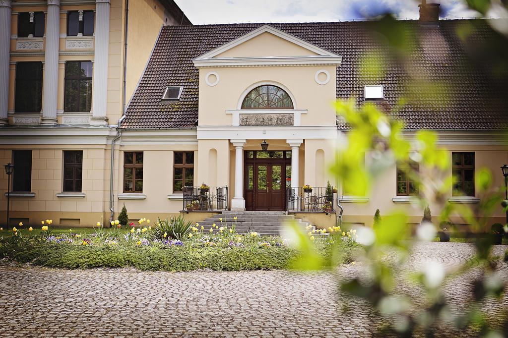 Bed and Breakfast Palac Jablonowo Уйсце Екстер'єр фото